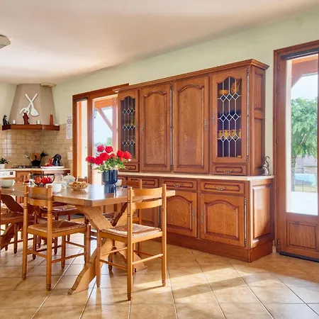 Casa vacanze Charmante Maison A La Campagne Saint-Martial-de-Valette